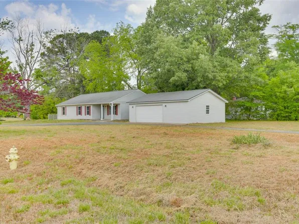 6881 Michael Ln, Hayes, VA 23072