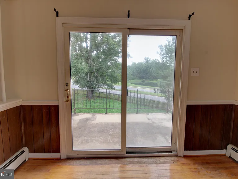 113 Thornton Ct — Photo 10