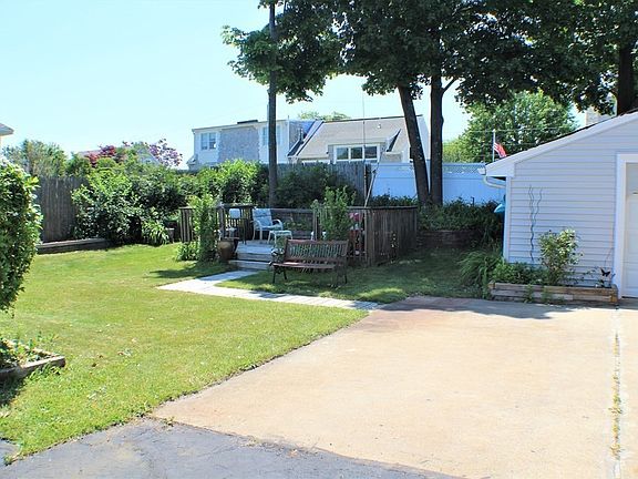 5th image of 35 Essex St