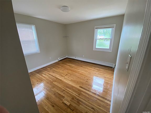 5th image of 196 Grove St