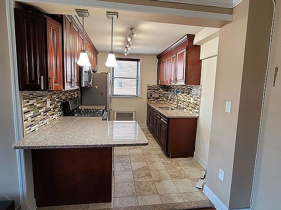 All fixtures/appliances 7yrs