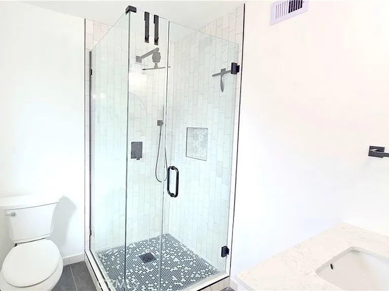 1368 N Balboa Ave — Photo 10