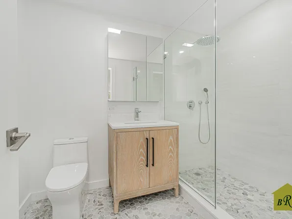 2815 Ocean Parkway image 31 of 32