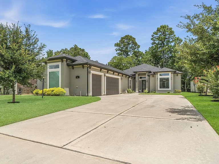 91 Wyndemere Dr — Photo 1