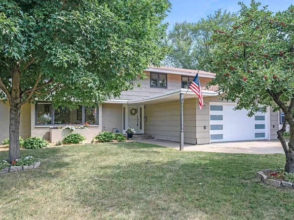 3210 46th Ave N, Robbinsdale, MN 55422