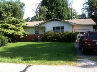 806 N 10th St, Rogers, AR 72756