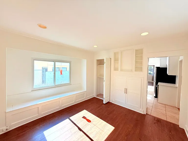 4447 Lockwood Ave — Photo 14
