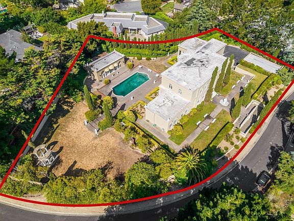 3rd image of 325 Eucalyptus Ave