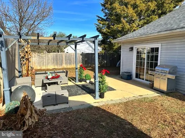 204 Skeet Cir W, Bear, DE 19701