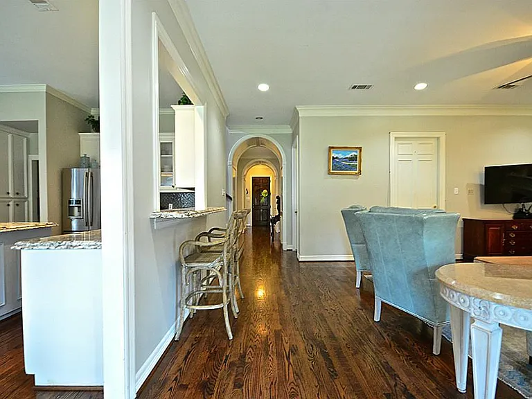 4142 Villanova St — Photo 11