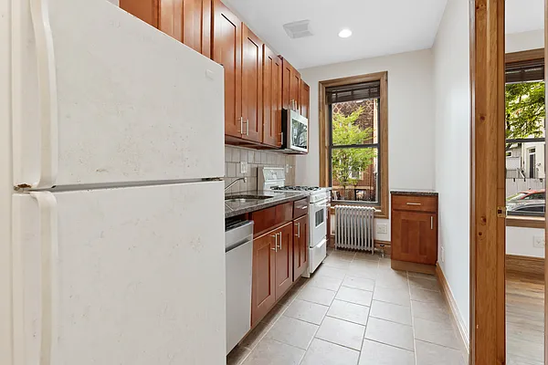 Rented by Compass | media 21