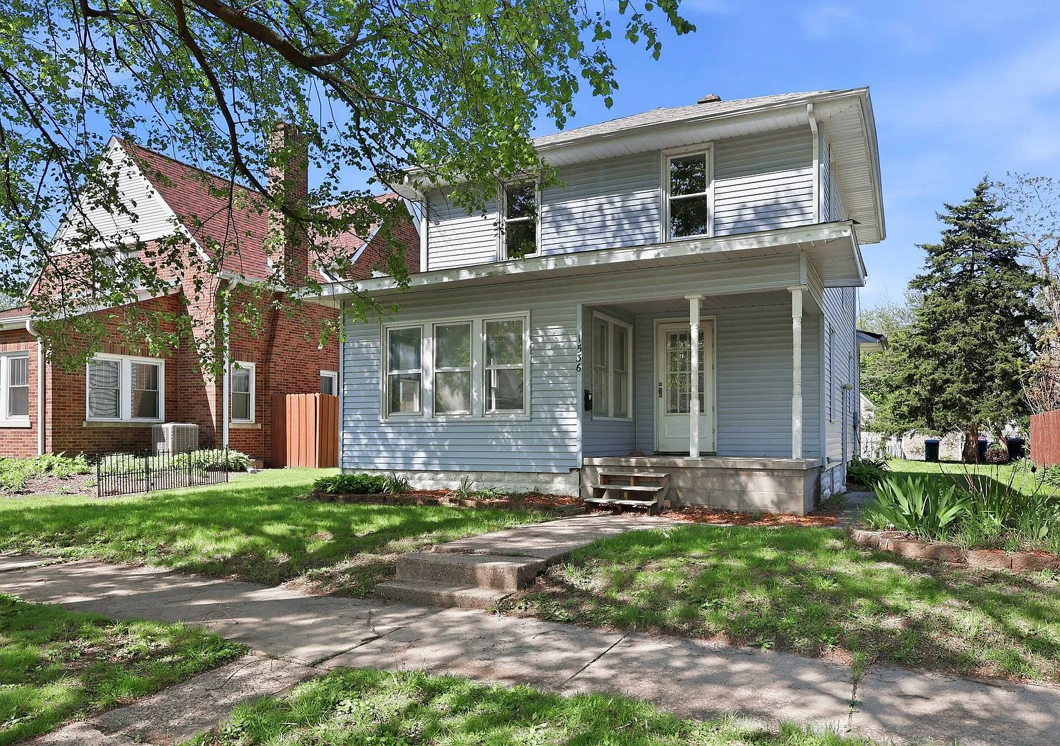 3b/1b 1363 Sq. Foot Single Family Home For Rent! $250 Off First Month's Rent - 1536 35th St., Roc... — Photo 2