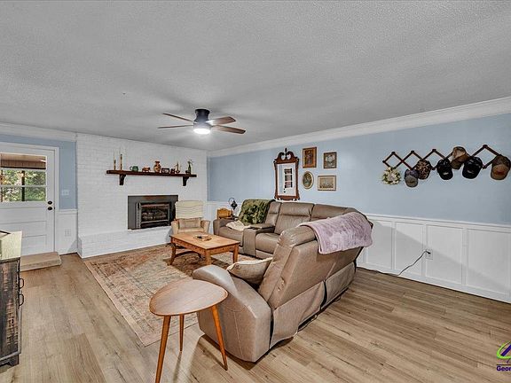 4th image of 3826 Boy Scout Rd