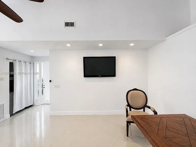 8142 Silver Palm Ct #17 — Photo 30