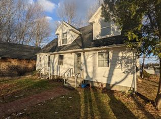 21 Plymouth Rd, Carmel, ME 04419