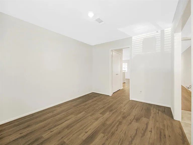 5830 Ettrick Dr — Photo 4