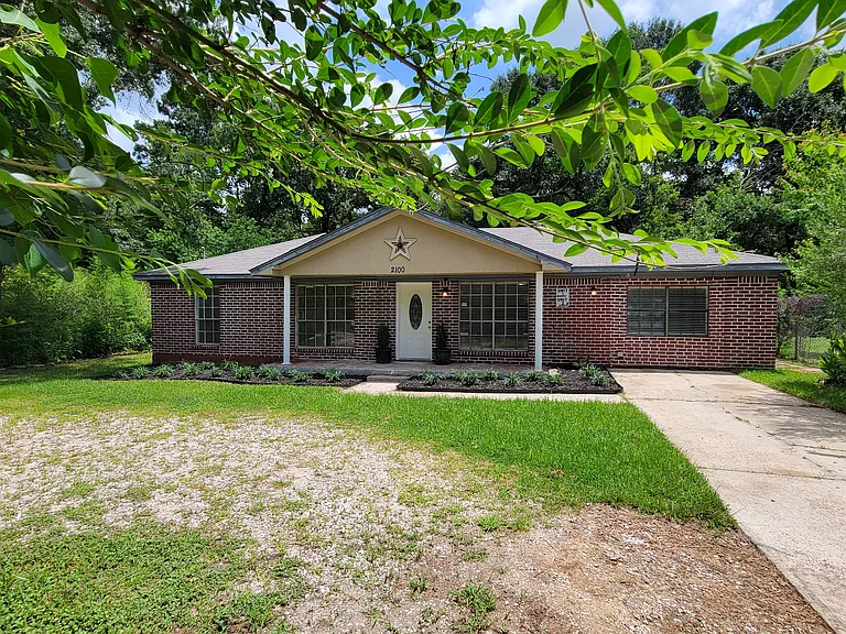 2100 Hill Top Ct #1 — Photo 3