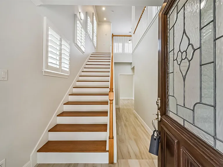 5432 Venice St — Photo 3