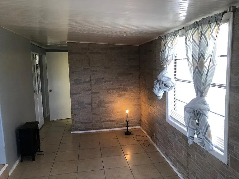 29156 Crawford Ave — Photo 16