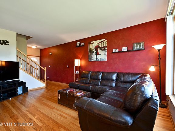 3rd image of 1147 Coventry Cir