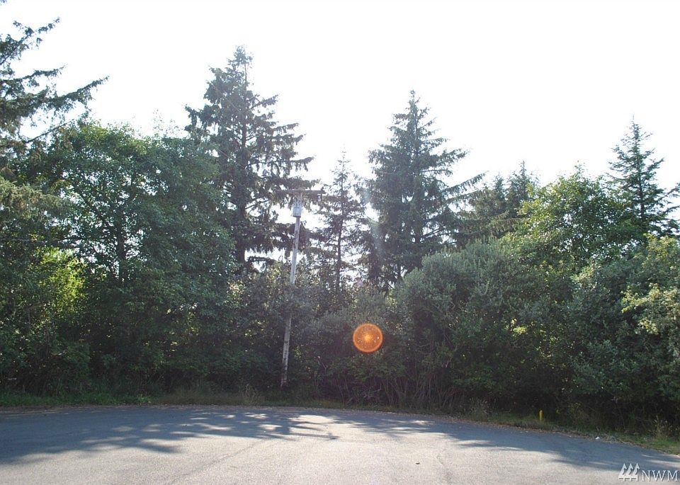 1st image of 598 Cedar Ct NE