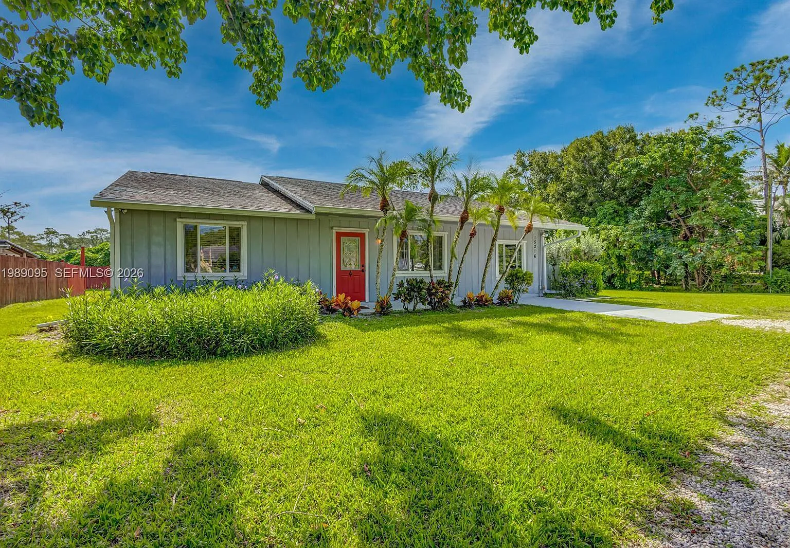 4 bed, 2.0 bath, 1710 sqft, $4,200 — Photo 1