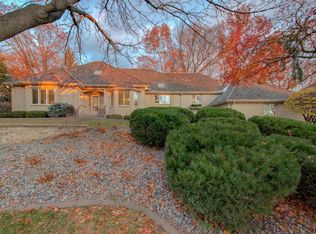 5105 Green Farms Rd, Edina, MN 55436