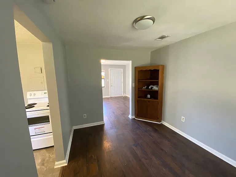 10 Ivanhoe Ave — Photo 11