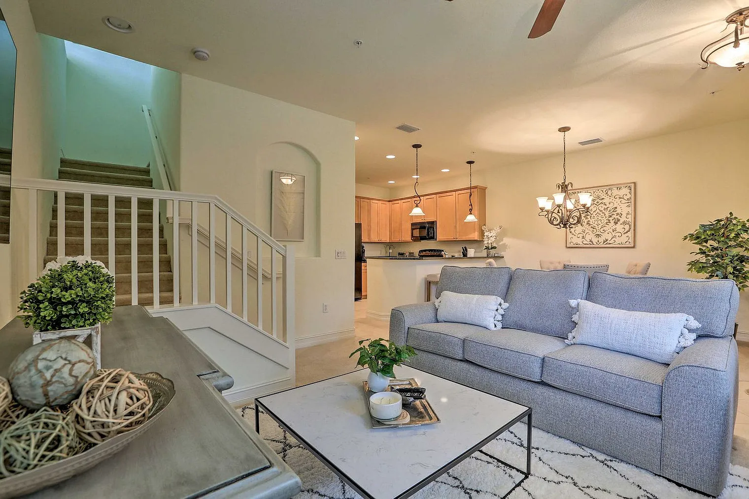 3 bed, 2.0 bath, 1732 sqft, $11,160 — Photo 3