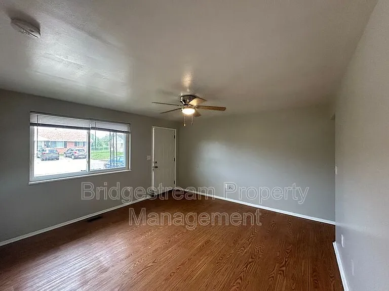 4952 Leeper St — Photo 3
