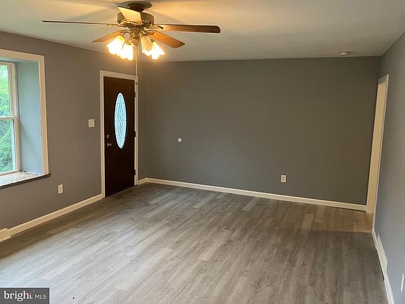 2nd image of 22 Maricopa Trl