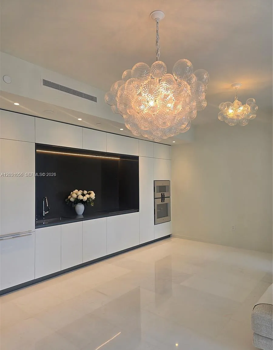300 Biscayne Blvd Way Cond — Photo 4