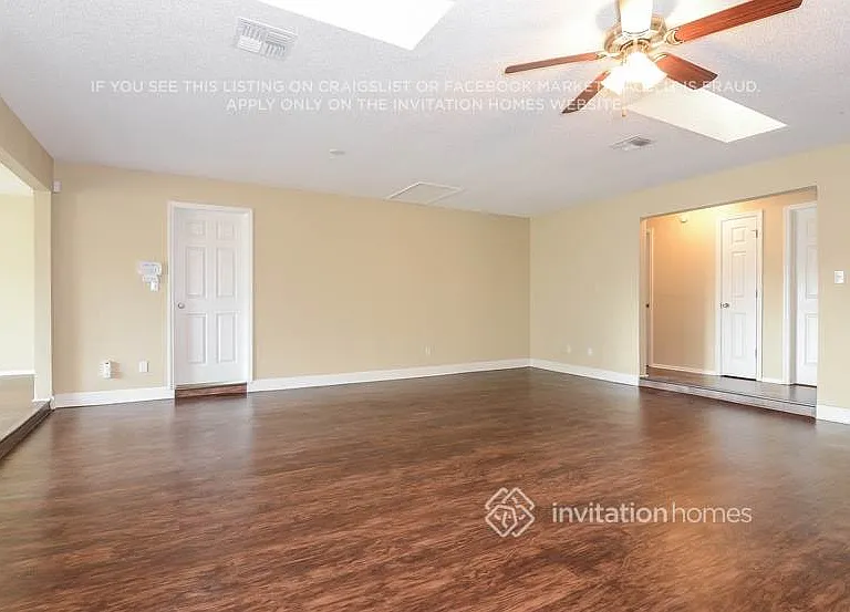 2111 Almeria Way S — Photo 3