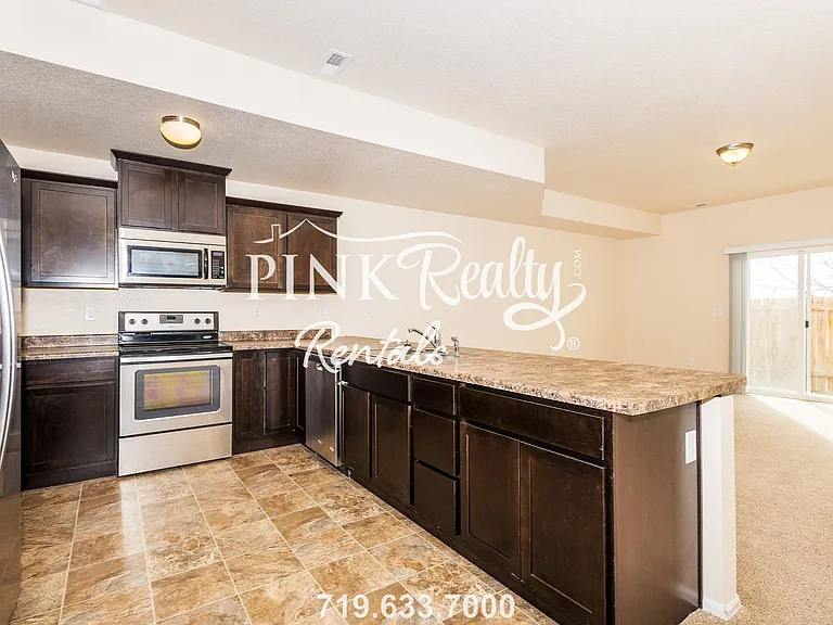2325 Washo Cir — Photo 11