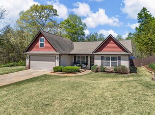 555 Harvest Time Ln, Inman, SC 29349