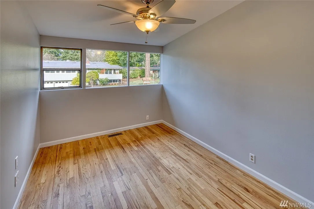 4 bed, 2200 sqft, $3,650 — Photo 3