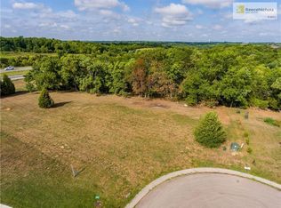 32577 W 92nd St, De Soto, KS 66018