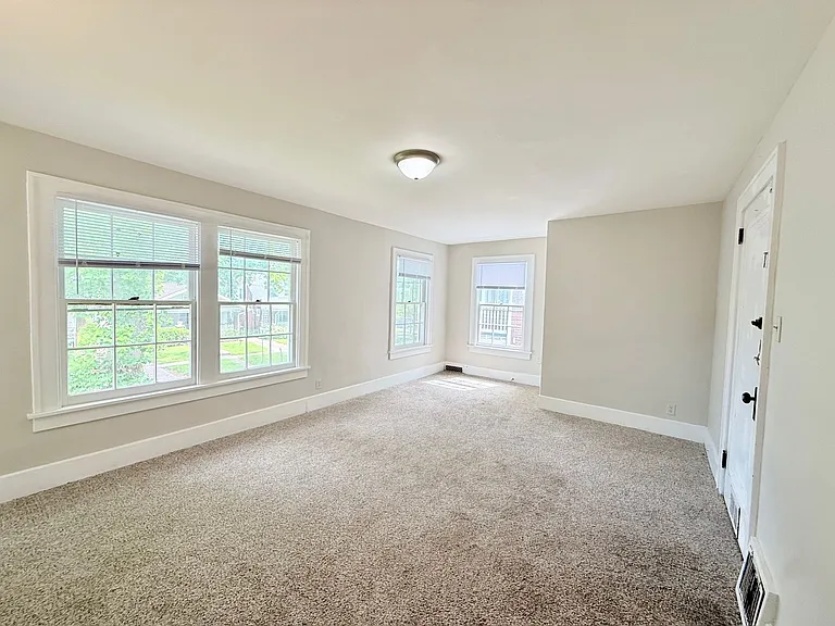 436 W. Cook — Photo 6