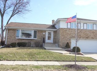 671 Winston Dr, Melrose Park, IL