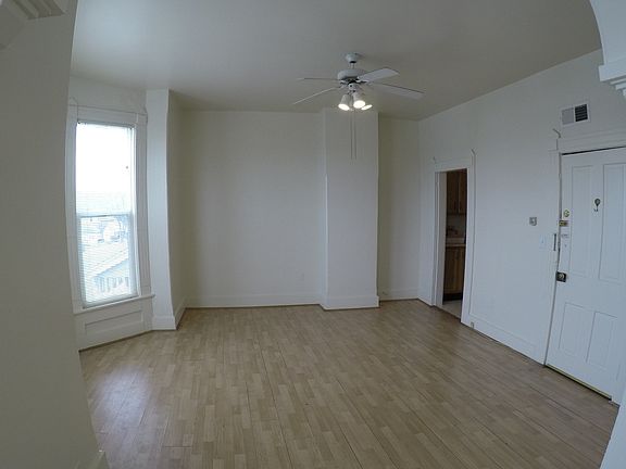4th image of 1423 Columbia St #3