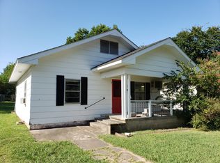 811 E 15th St, Ada, OK 74820