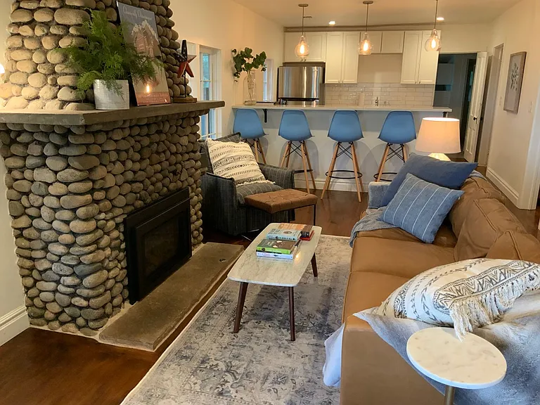 102 Clematis Dr — Photo 9