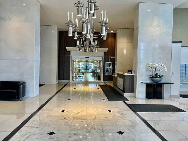 1550 N Lake Shore Dr #3E — Photo 5