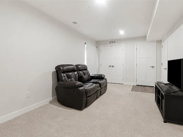 117 Moyer Hill Dr — Photo 6