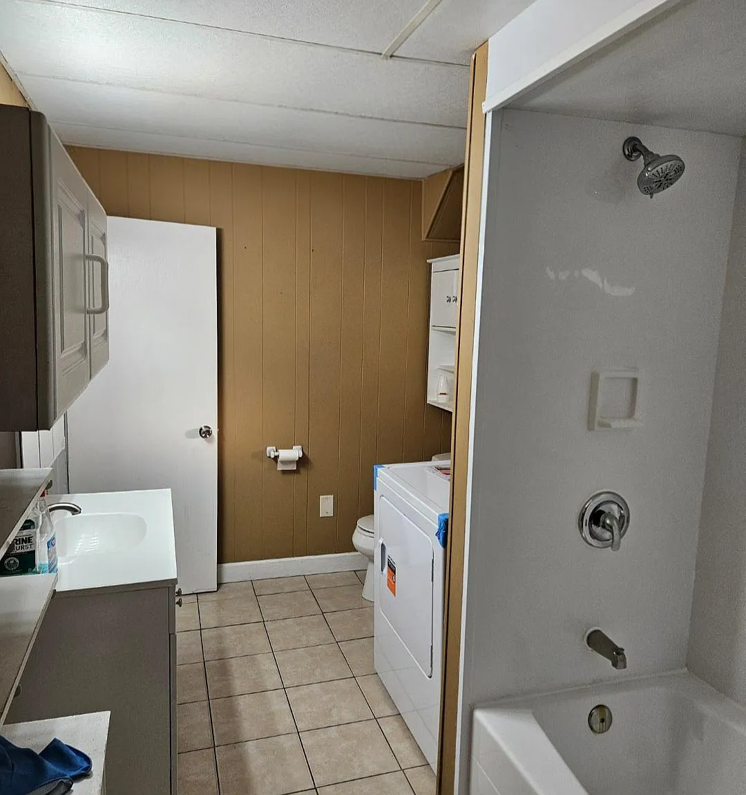 2 bed, 1.0 bath, 1890 sqft, $2,000 — Photo 3