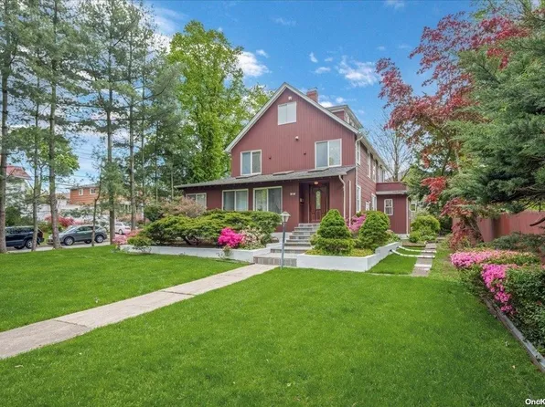 216 Schenck Avenue, Great Neck, NY 11021