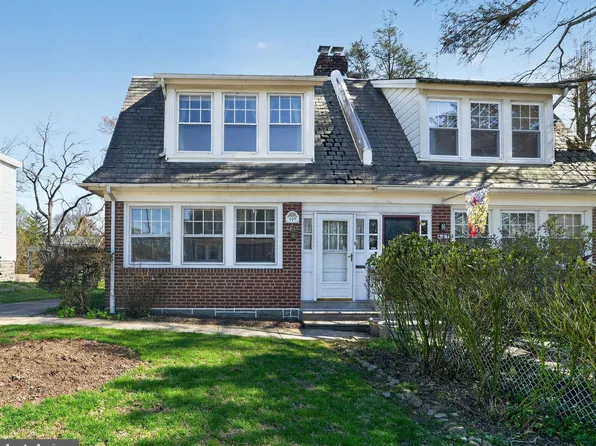 449 Flamingo St, Philadelphia, PA 19128