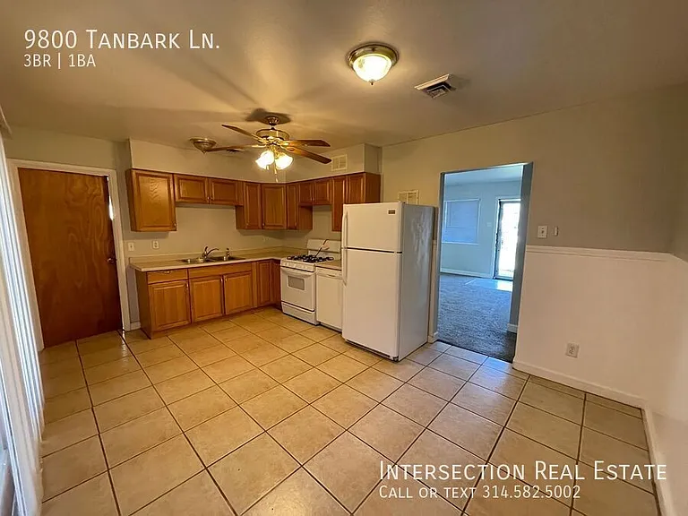 9800 Tanbark Ln — Photo 7