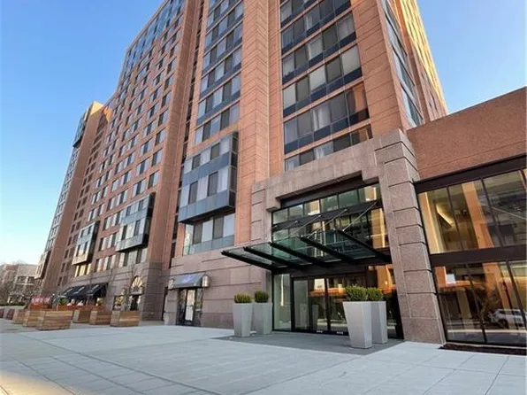 4 Martine Ave, White Plains, NY