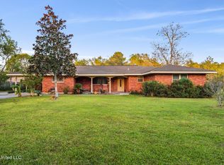 606 Waveland Ave, Waveland, MS 39576